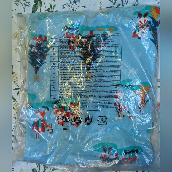 Disney Santa Mickey Mouse and Friends Holiday Spirit Jersey, Adults Unisex XL - Picture 11 of 11